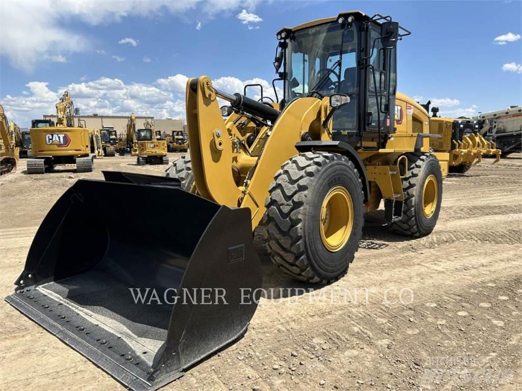 CAT 930M Wielladers
