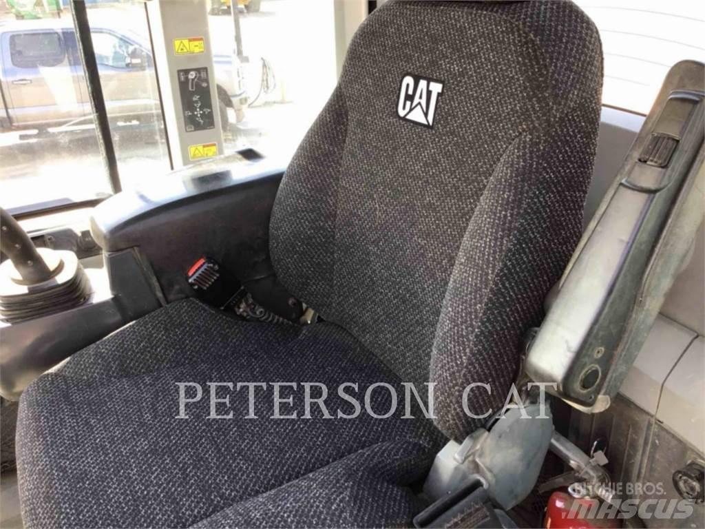 CAT 930M Wielladers