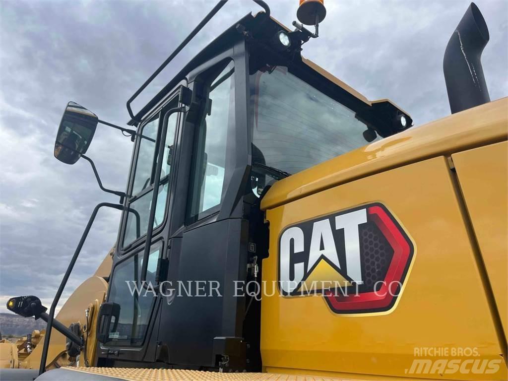 CAT 930M Wielladers
