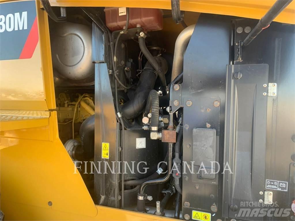 CAT 930M Wielladers