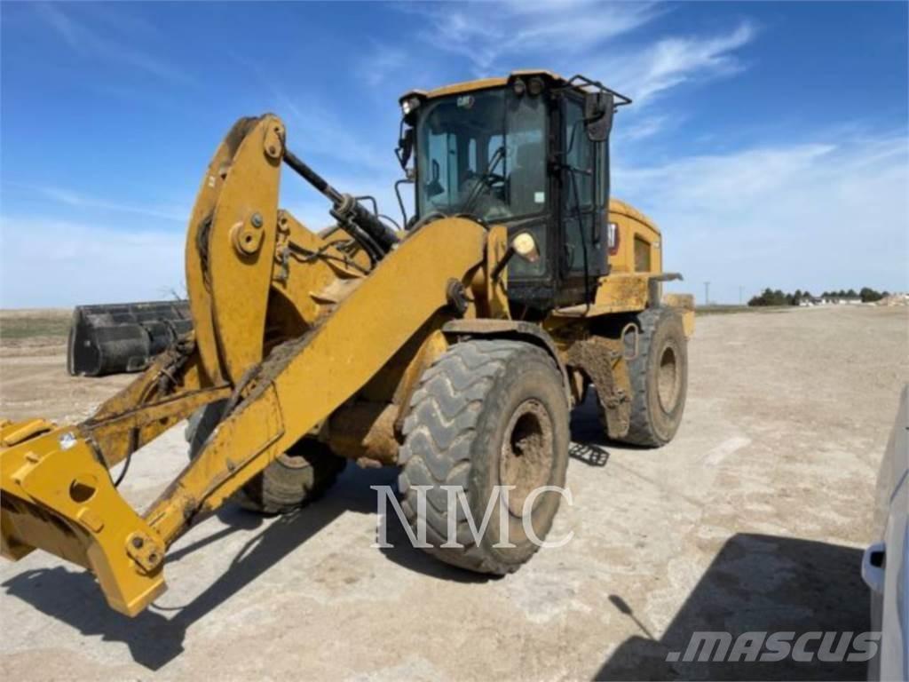 CAT 930M Wielladers