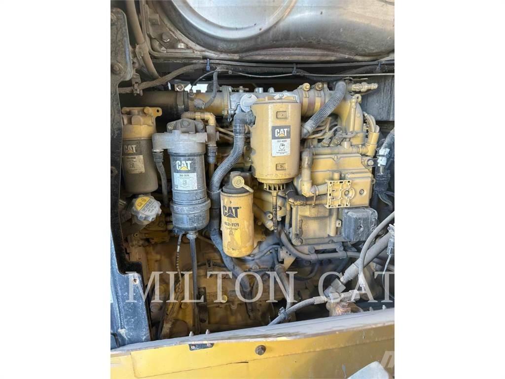 CAT 930M Wielladers
