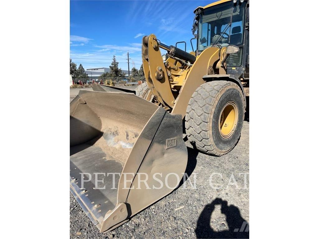 CAT 930M Wielladers