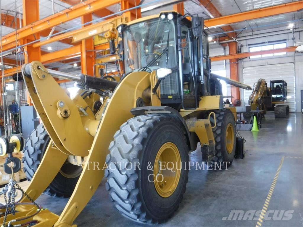 CAT 930M Wielladers