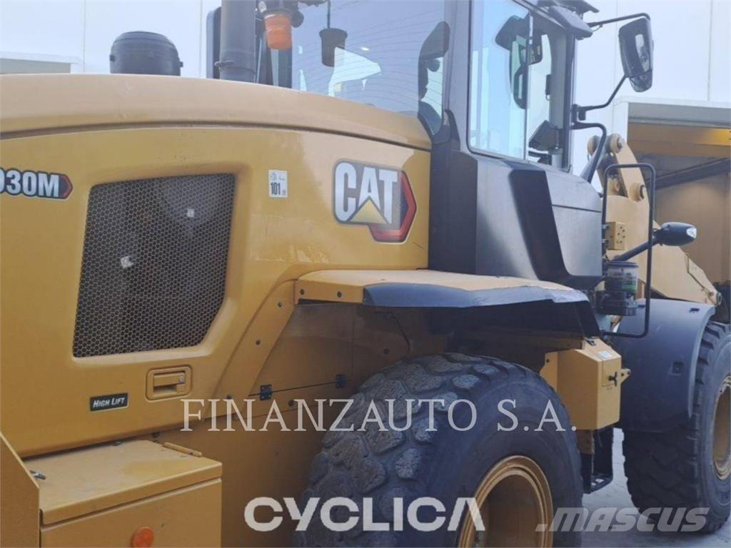 CAT 930M Wielladers