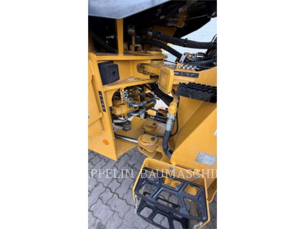 CAT 930M Wielladers