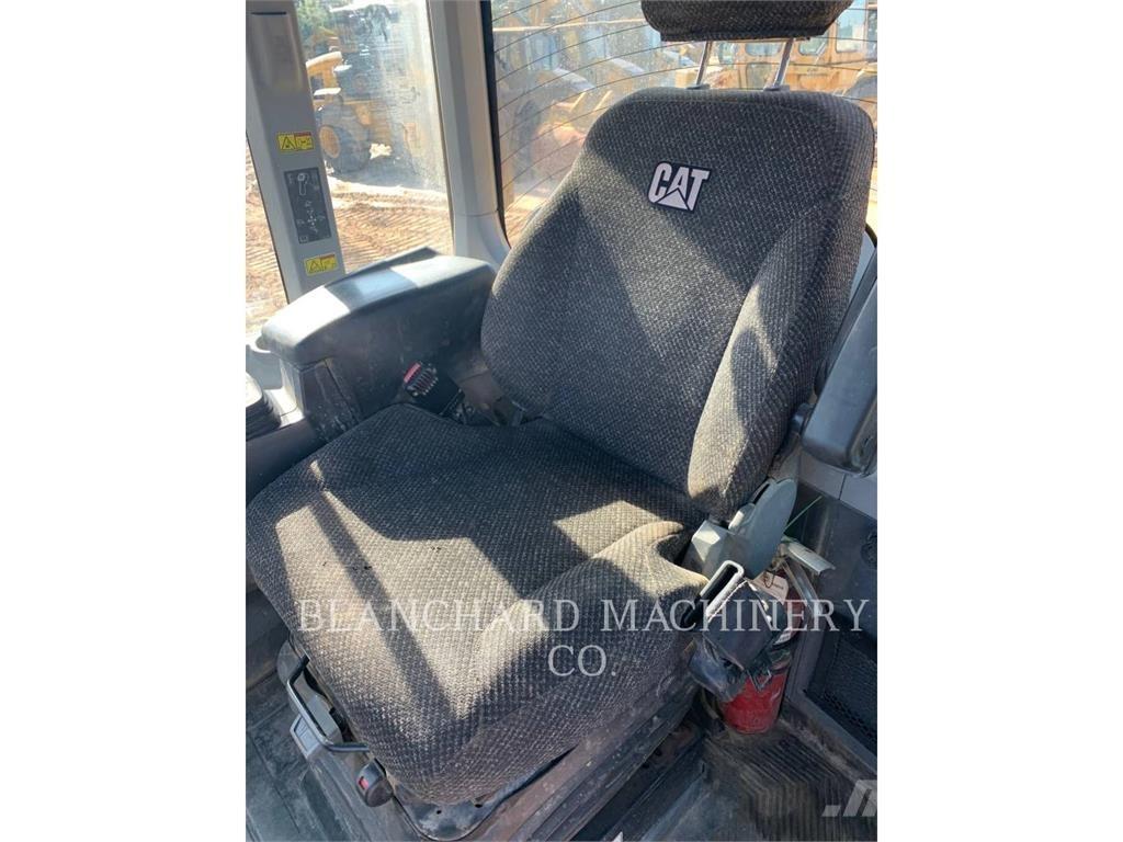 CAT 930M Wielladers