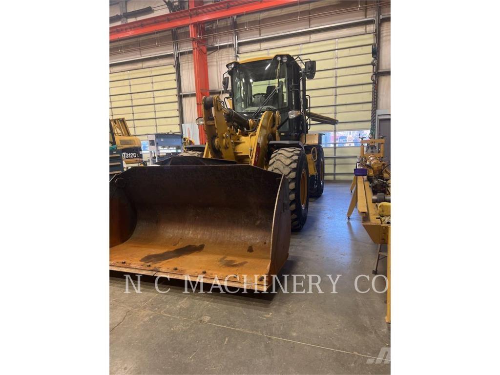 CAT 930M Wielladers