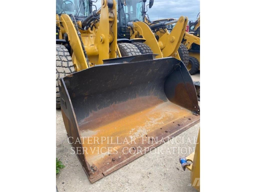 CAT 930M Wielladers