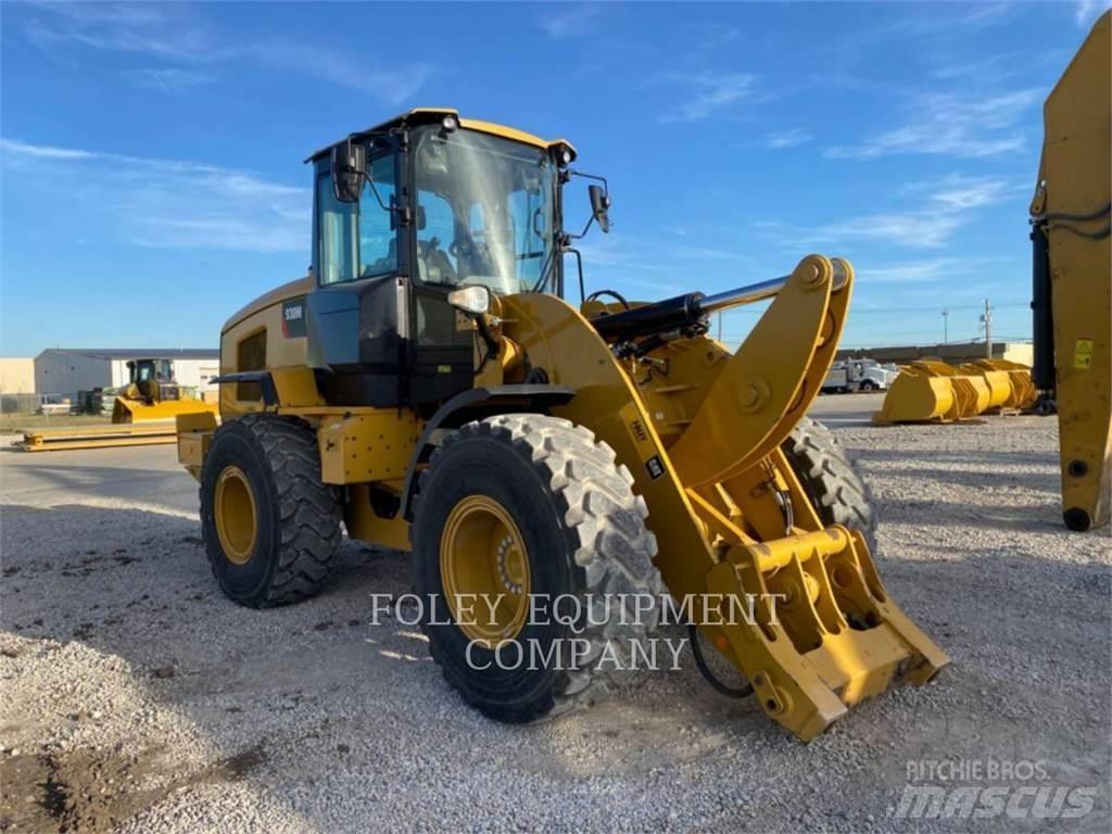 CAT 930M Wielladers