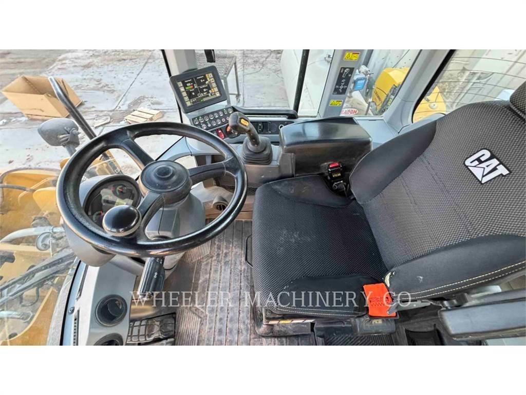CAT 930M QC Wielladers