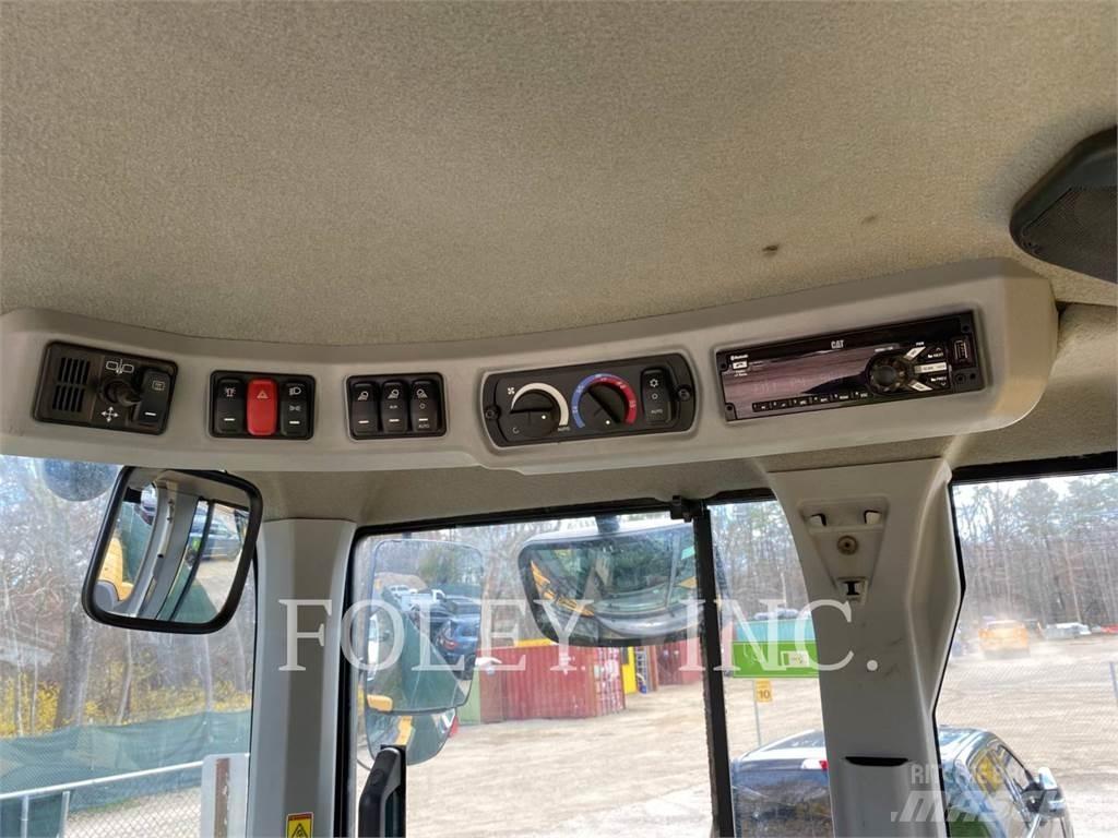 CAT 938M Wielladers