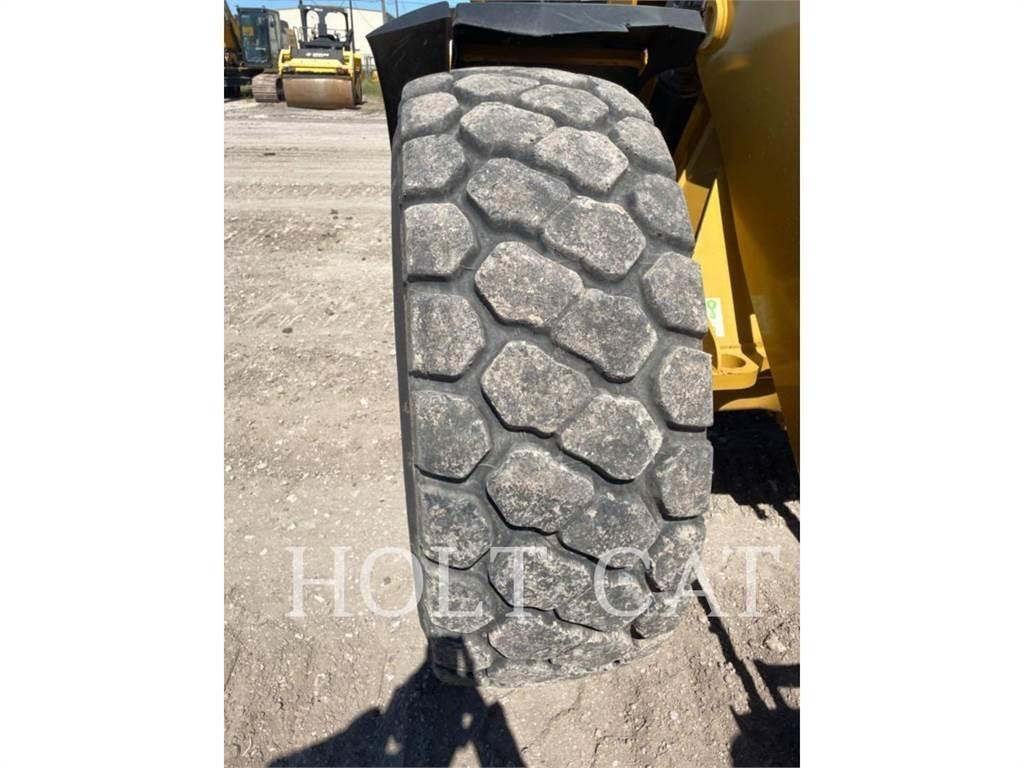 CAT 938M QC Wielladers