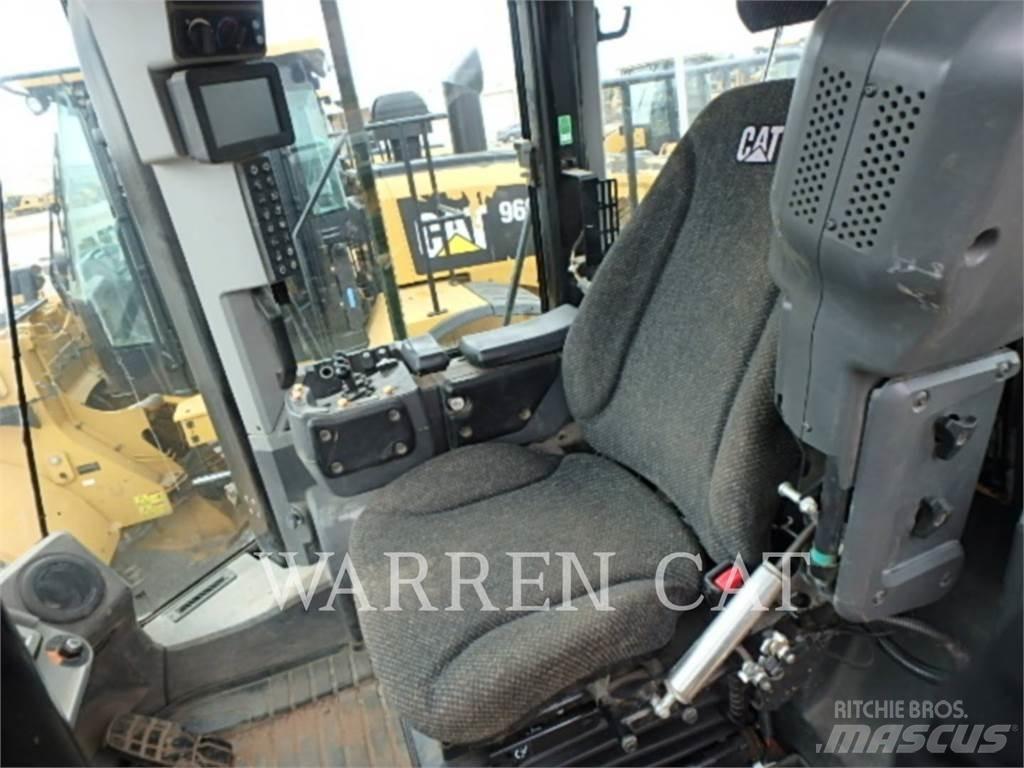 CAT 966M Wielladers