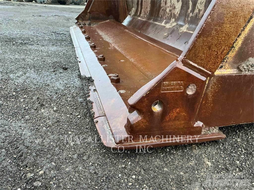 CAT 966M Wielladers