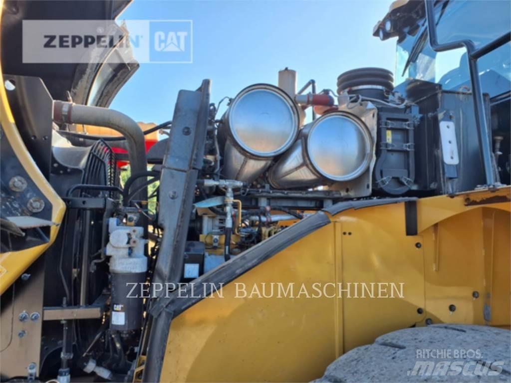 CAT 966M Wielladers