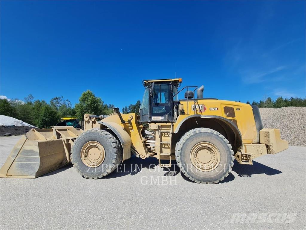 CAT 982M Wielladers