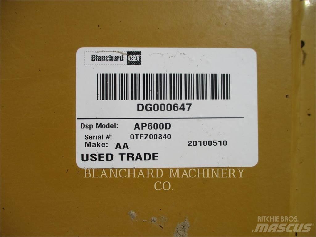 CAT AP-600D Asfaltafwerkmachines