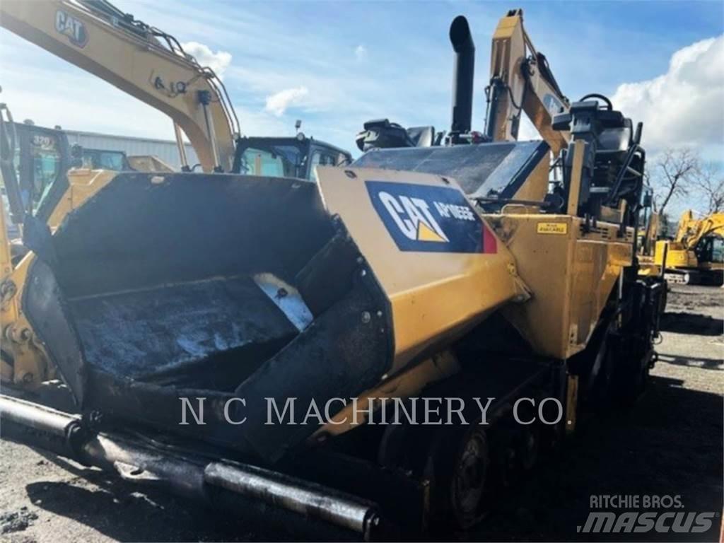 CAT AP1055F Asfaltafwerkmachines