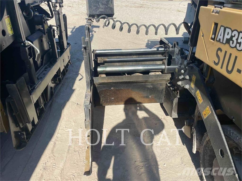 CAT AP355F Asfaltafwerkmachines
