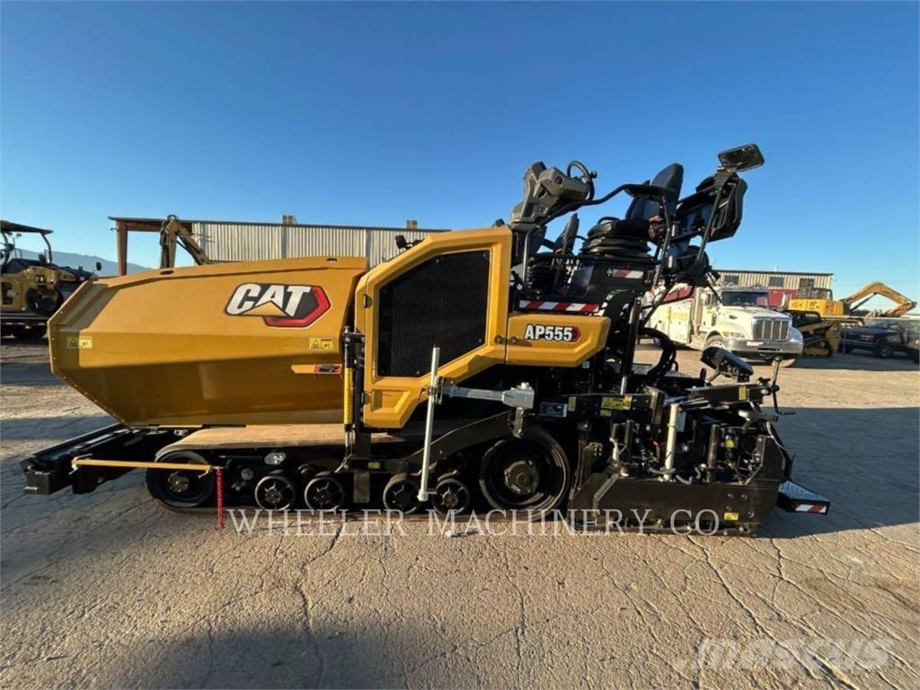 CAT AP555 Asfaltafwerkmachines
