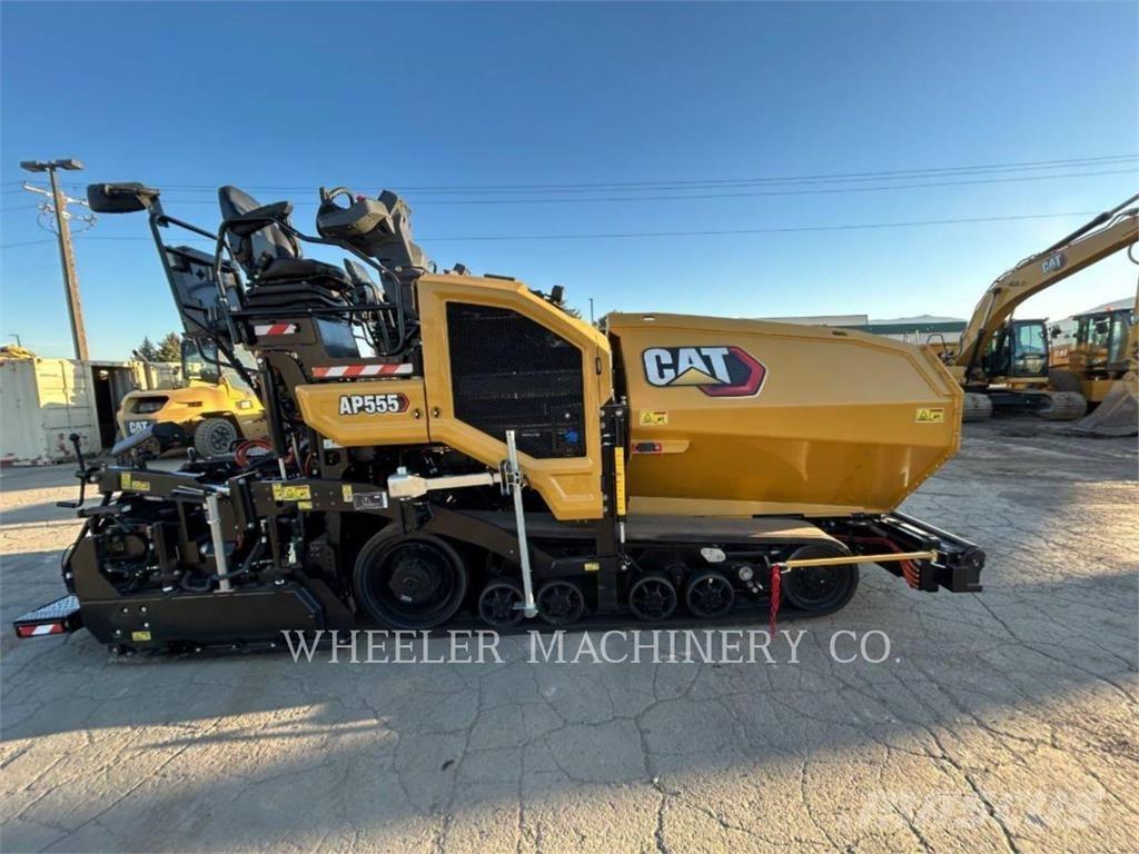CAT AP555 Asfaltafwerkmachines