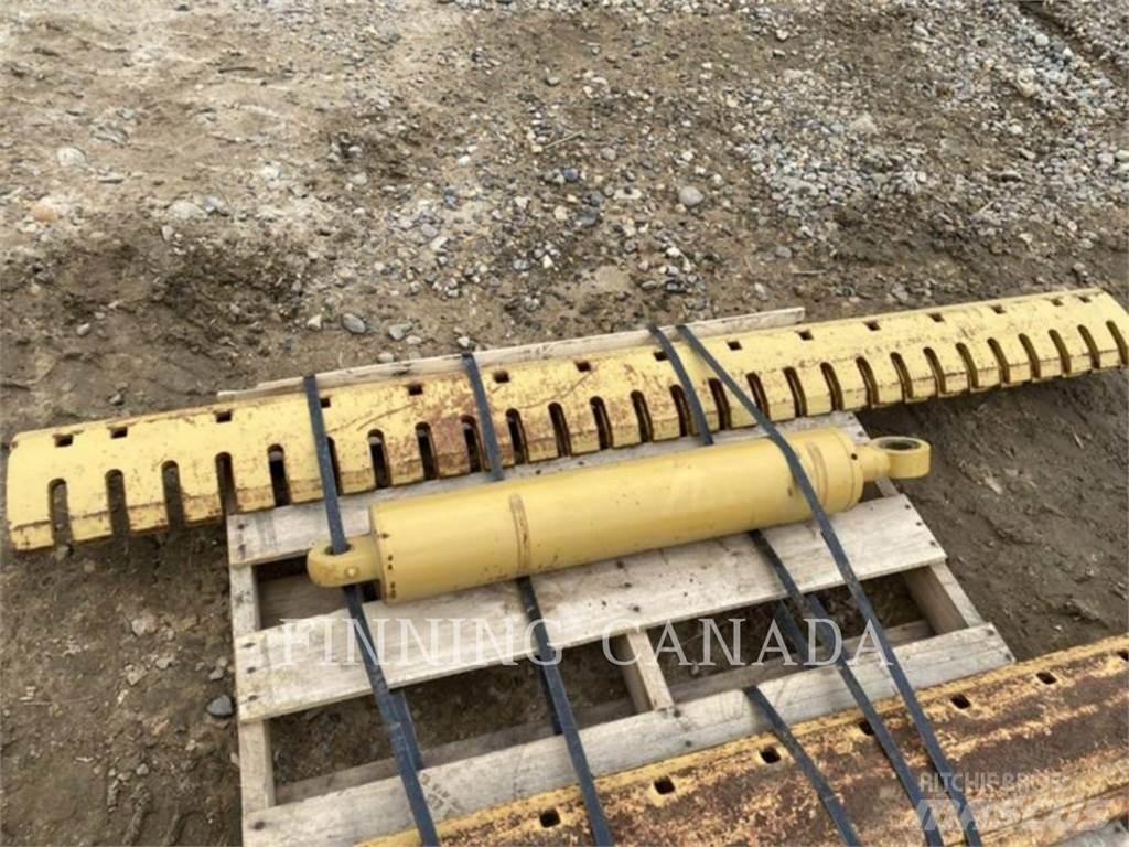 CAT ATTACHMENTS 14M Sneeuwblazers
