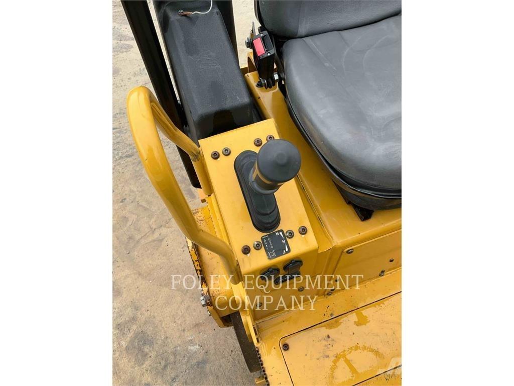 CAT CB1.7-03 Grondverdichtingsmachines