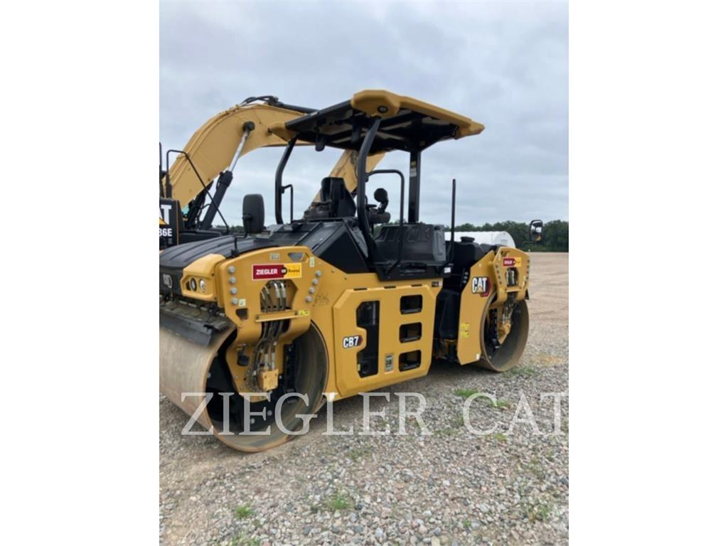 CAT CB7-02 Grondverdichtingsmachines