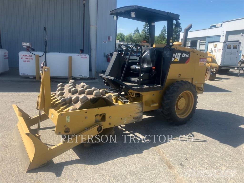 CAT CP34 Asfaltafwerkmachines