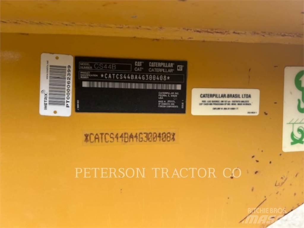 CAT CS44B Asfaltafwerkmachines