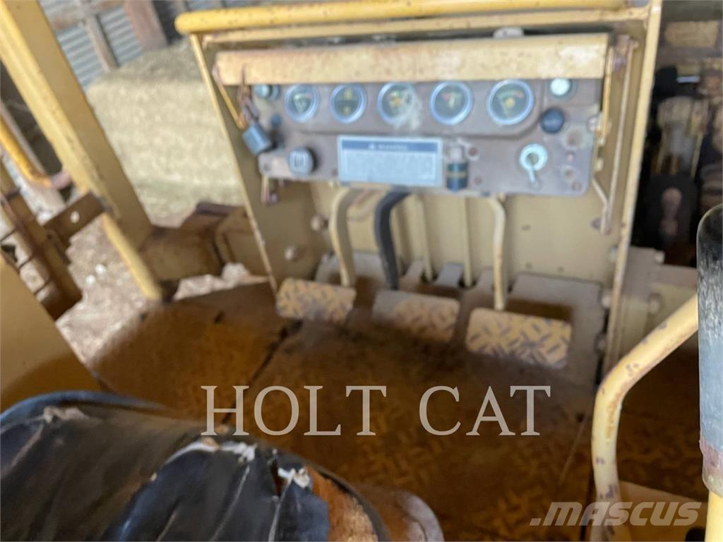 CAT D3B Rupsdozers