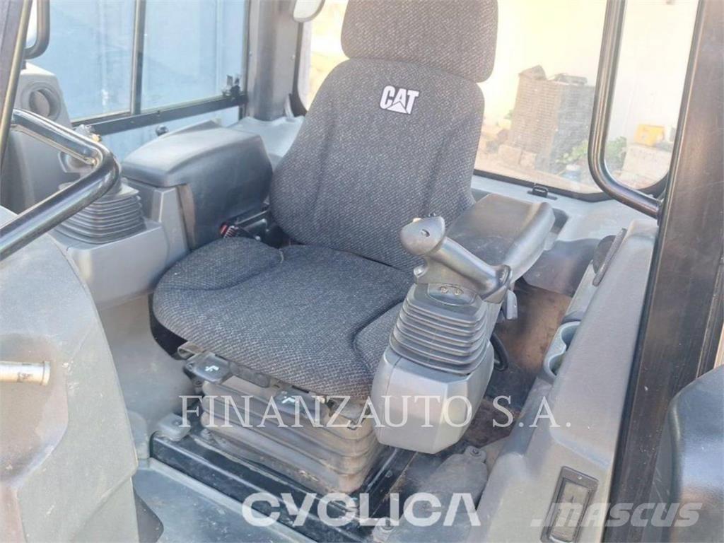 CAT D4K2 Rupsdozers