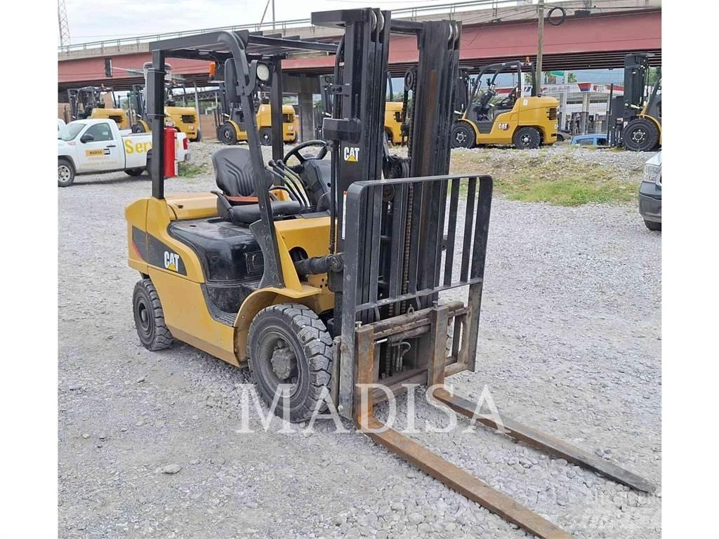 CAT LIFT TRUCKS DP25NM5 Diesel heftrucks
