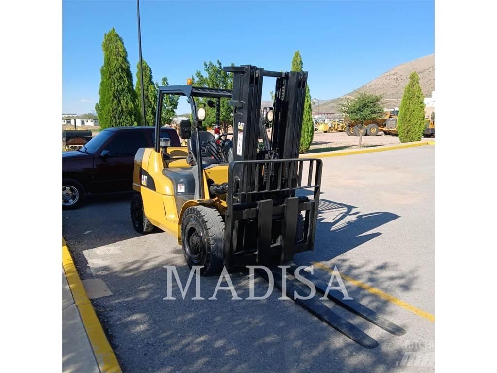 CAT LIFT TRUCKS DP50NM Diesel heftrucks