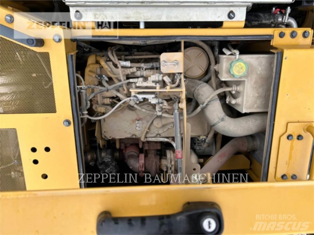 CAT M318-07A Wielgraafmachines