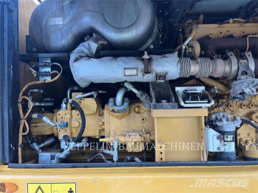 CAT MH3024 Sloopgraafmachines