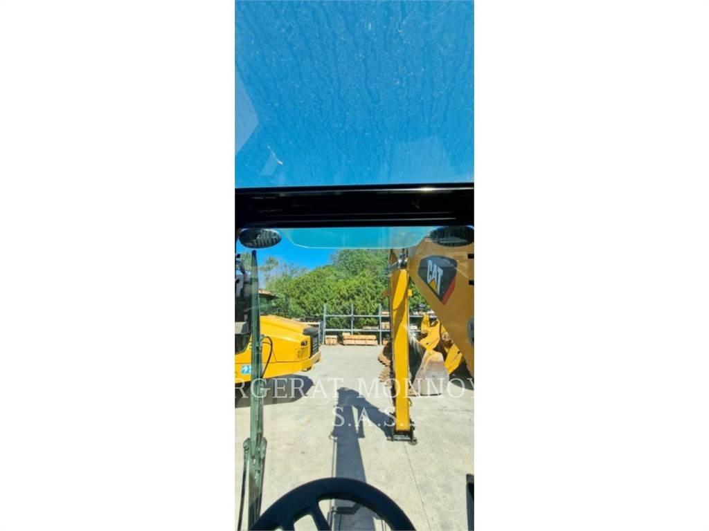 CAT MH3024-06 Wielgraafmachines