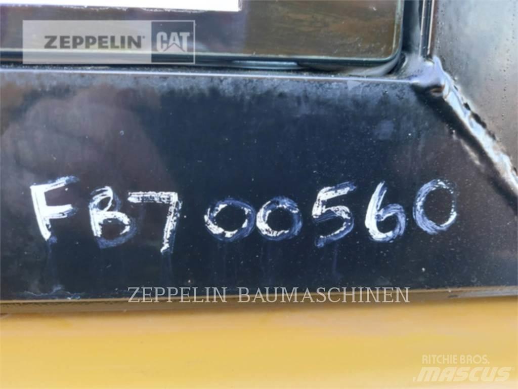 CAT MH3024-06C Sloopgraafmachines