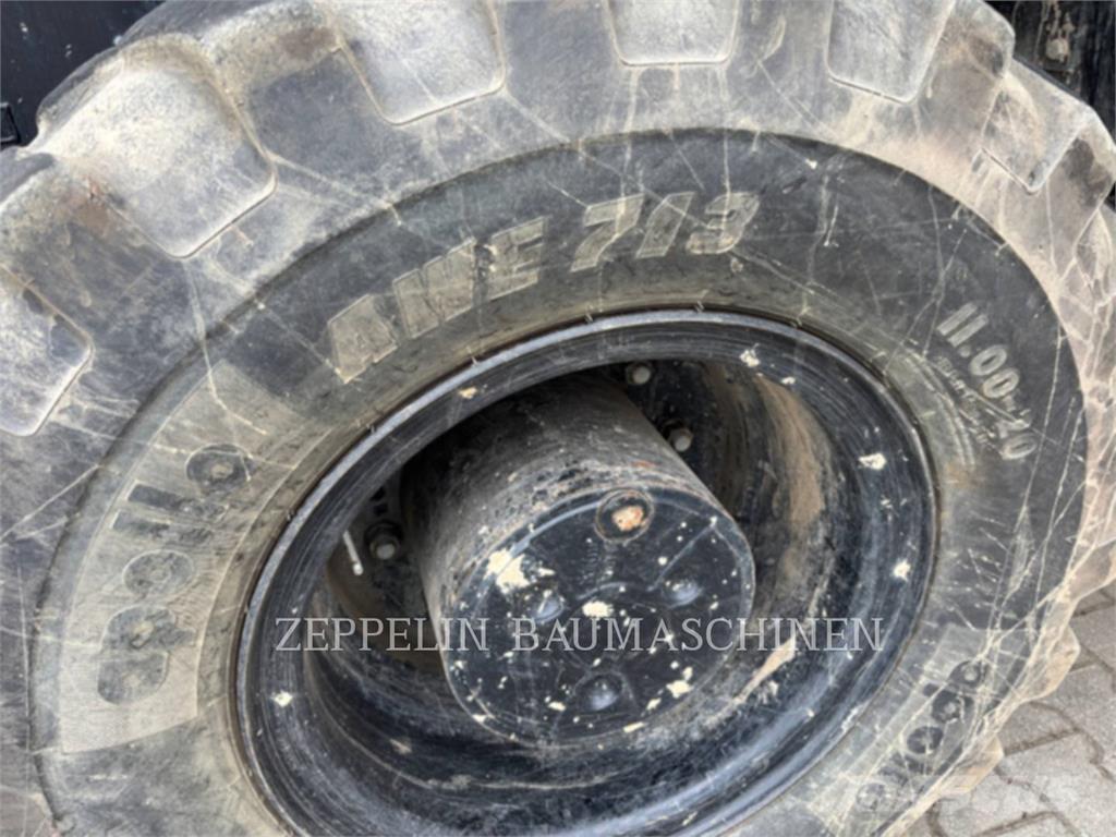 CAT MH3024-07A Sloopgraafmachines