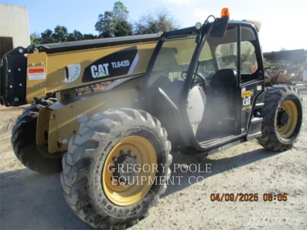 CAT TL642D Verreikers