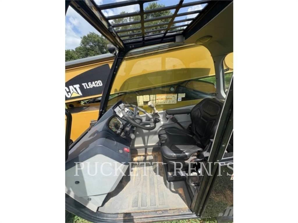 CAT TL642D Verreikers