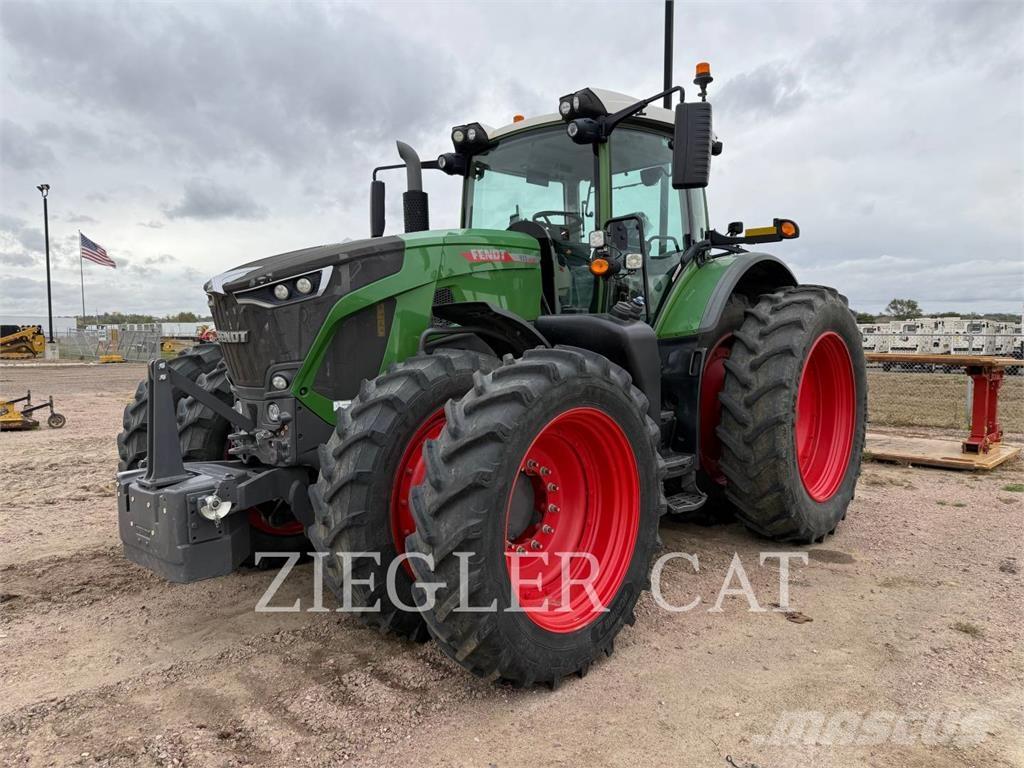 Fendt 933 VARIO Tractoren