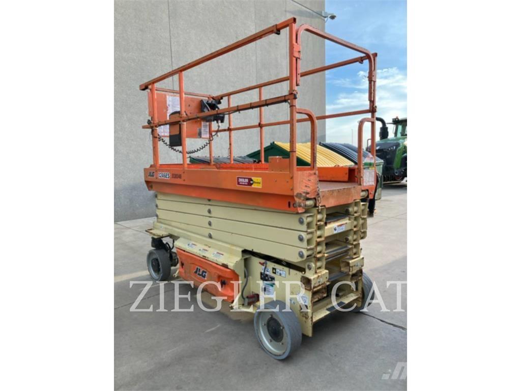 JLG 3246ES Schaarhoogwerkers