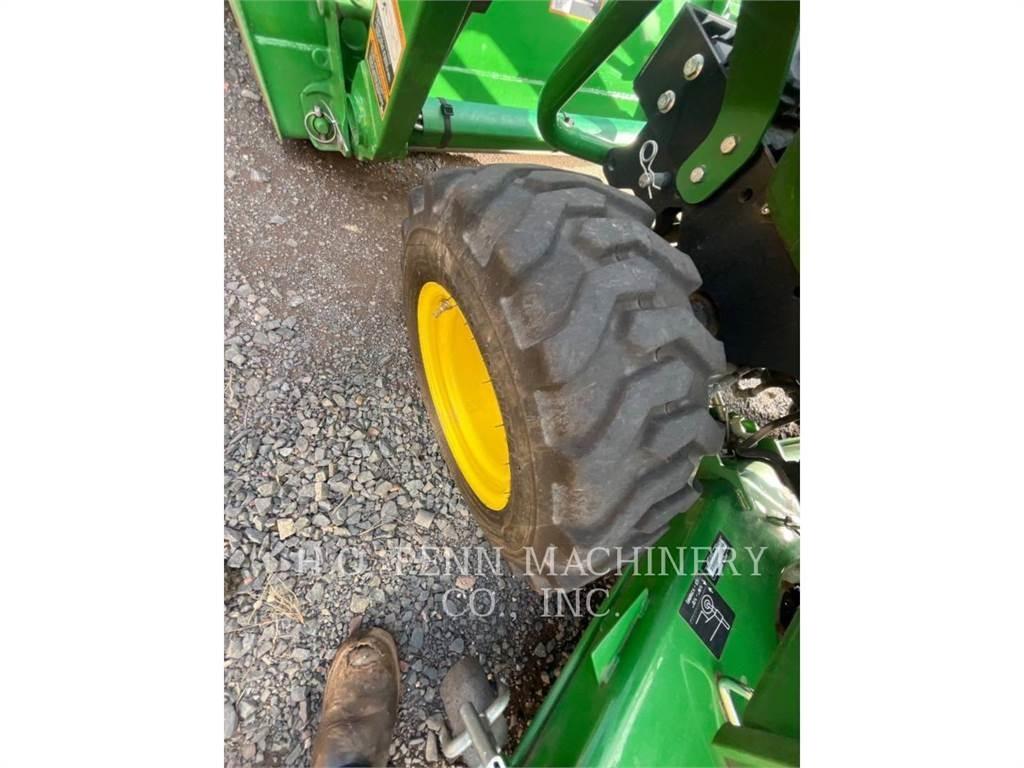 John Deere 2025R Tractoren