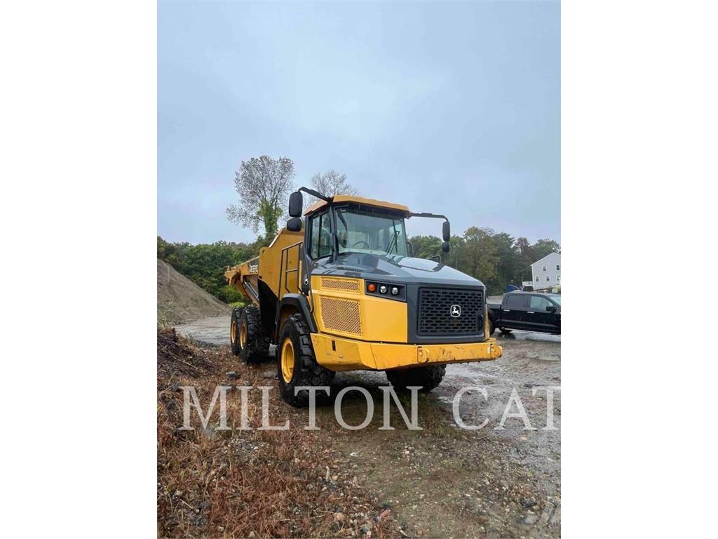 John Deere 260E Knik dumptrucks