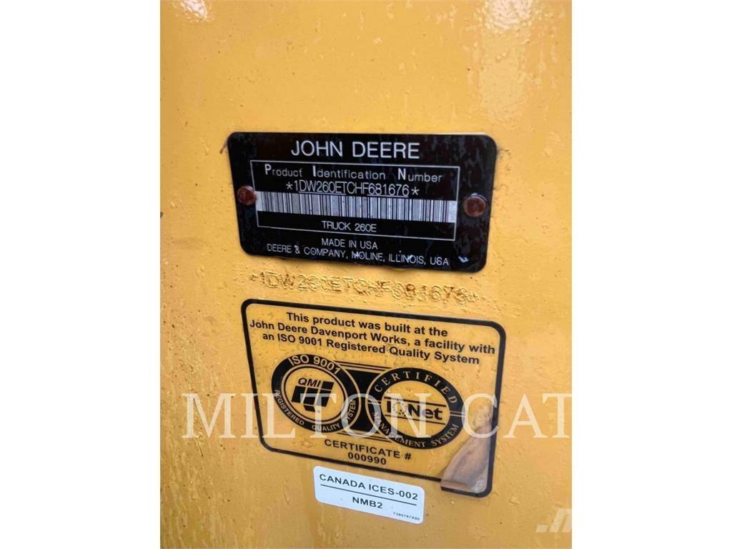 John Deere 260E Knik dumptrucks