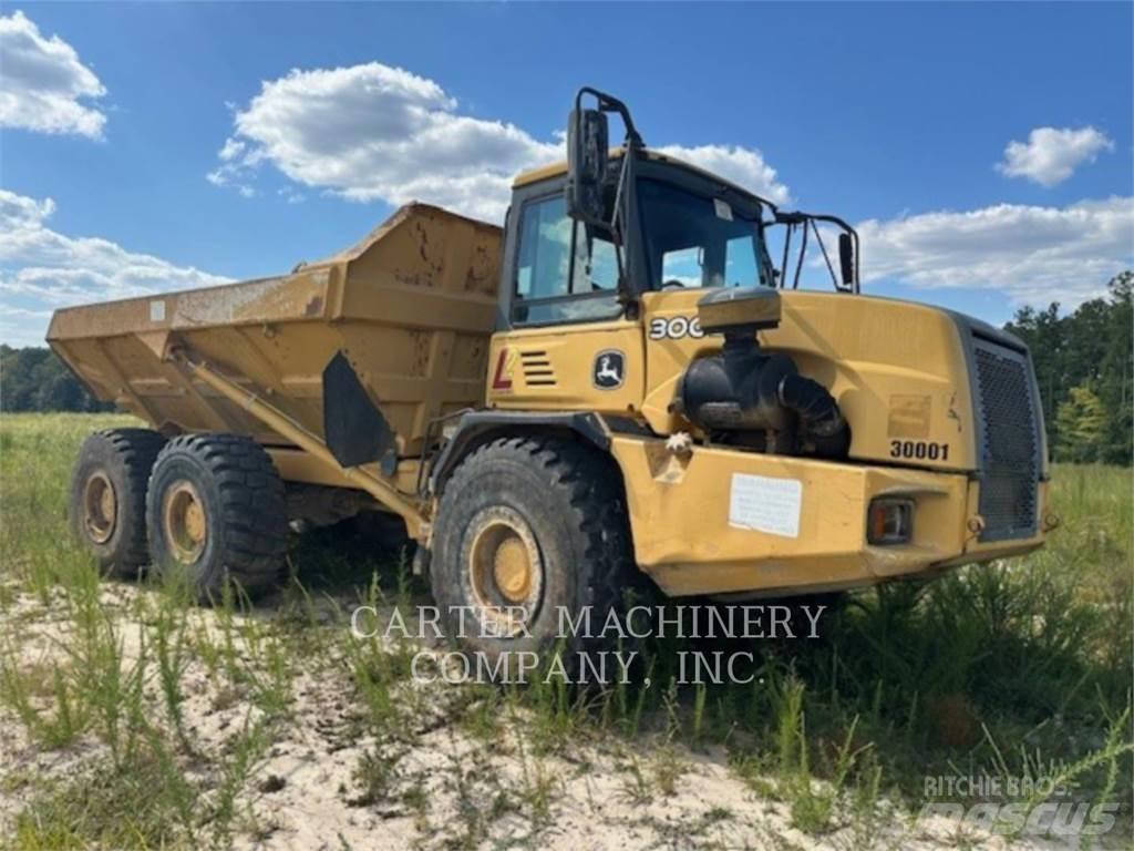John Deere 300D Knik dumptrucks