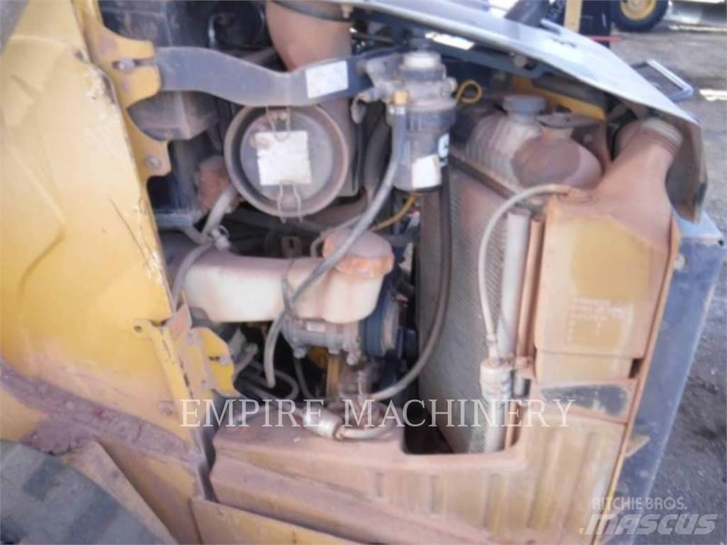 John Deere 323D Schrankladers
