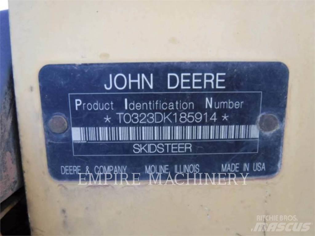 John Deere 323D Schrankladers